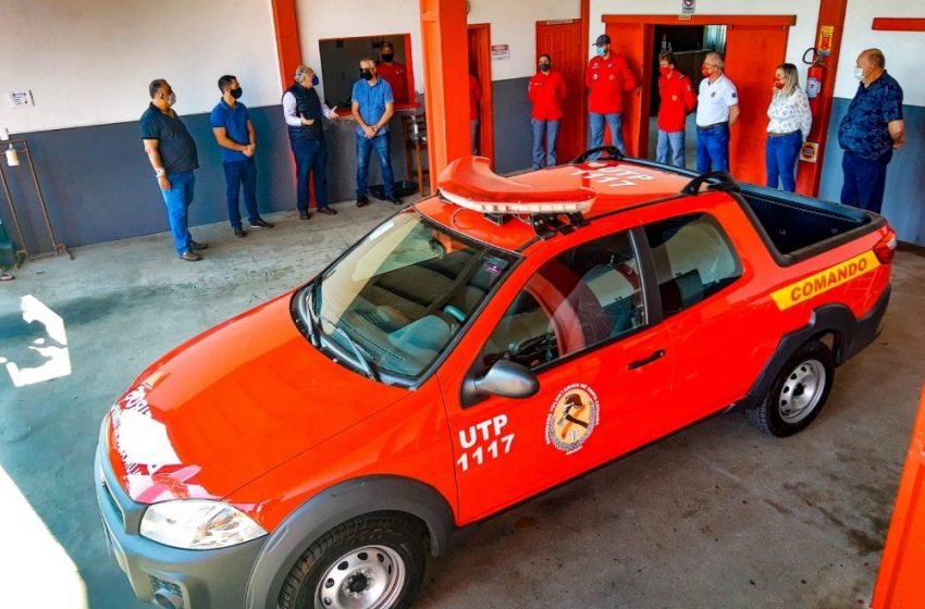  Bombeiros de Corupá recebem viatura